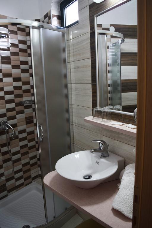 Iro Hotel Agia Galini Eksteriør billede